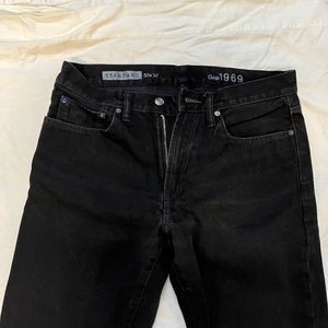 GAP 1969 men's standard fit, 33-32 black jeans